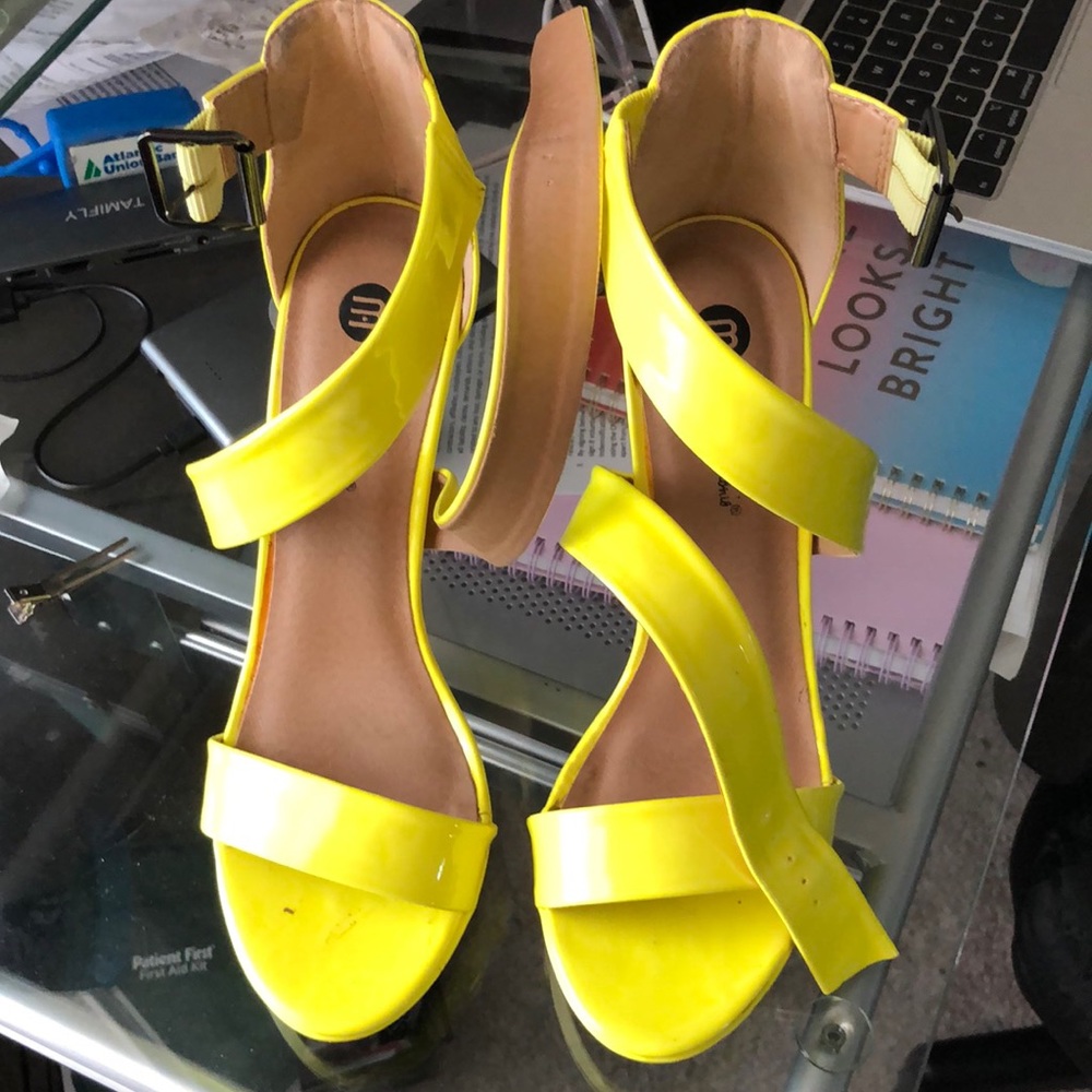 Ladies strappy heels